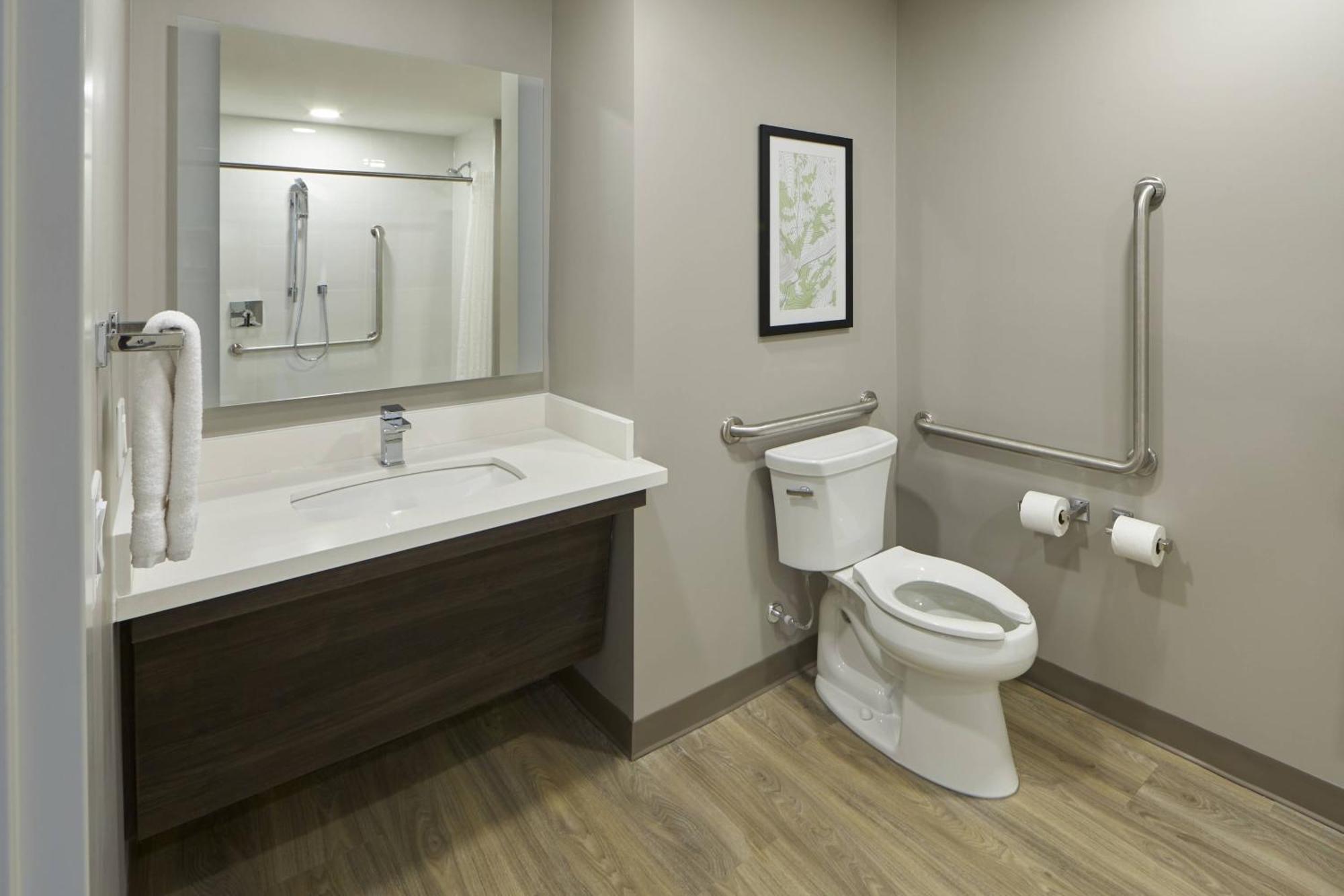 Towneplace Suites By Marriott Hamilton Exterior photo