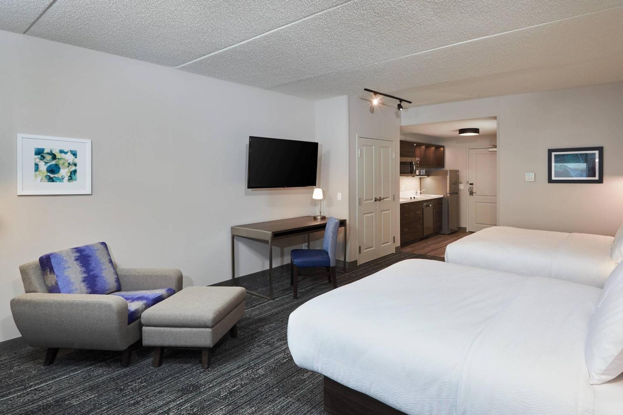 Towneplace Suites By Marriott Hamilton Exterior photo