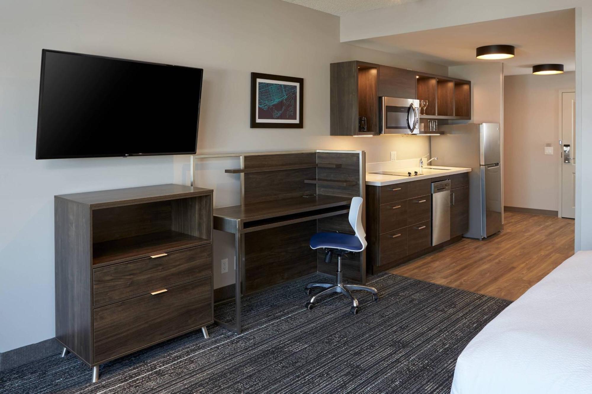 Towneplace Suites By Marriott Hamilton Exterior photo