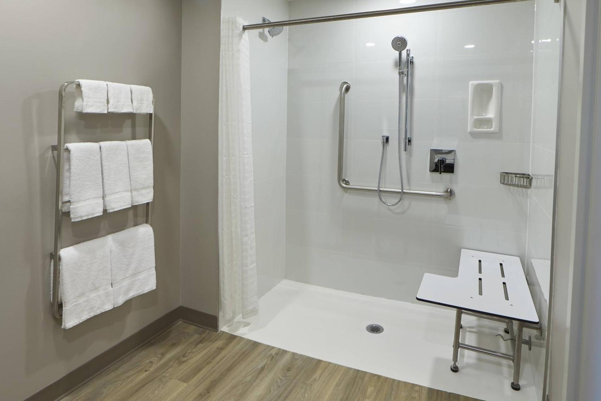 Towneplace Suites By Marriott Hamilton Exterior photo